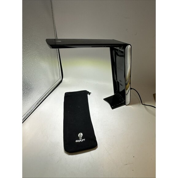 Daylight Company Brand Foldable Bright Desk Light Crafting Sewing Model U 5001 - Picture 7 of 9